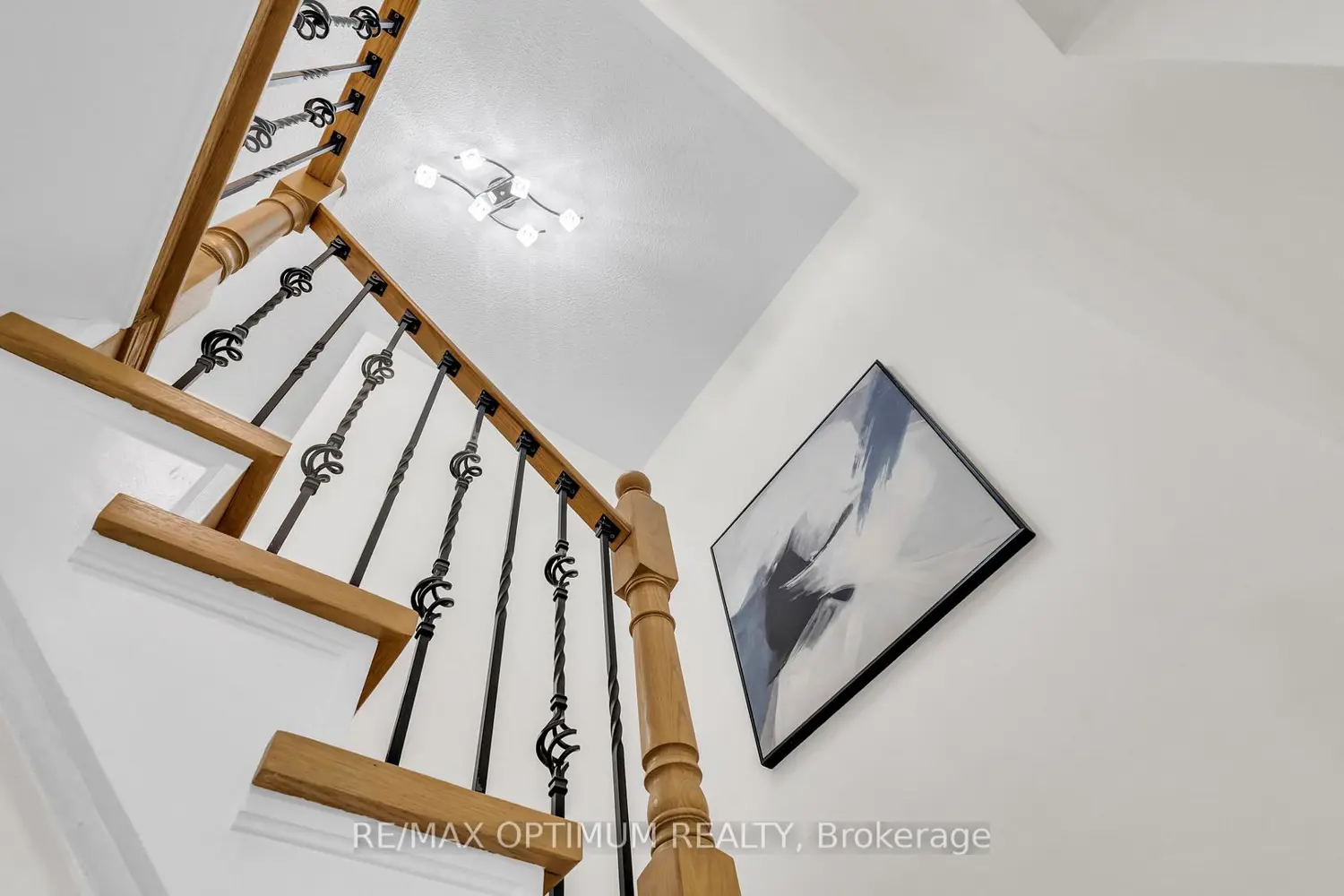 9 Ridgefield Court photo 5