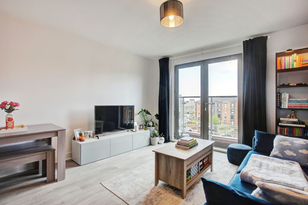 Additional image 5 of 2 bed flat for saleWorsdell Drive, Gateshead NE8