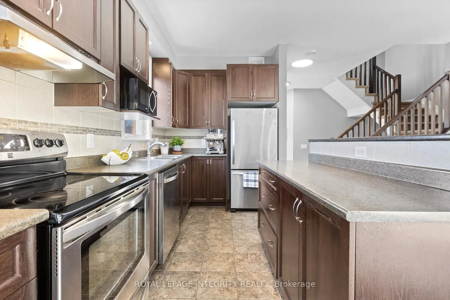 179 Flat Sedge Crescent photo 5
