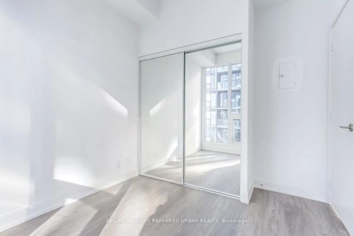 Additional image 7 of 181 Dundas Street 3601