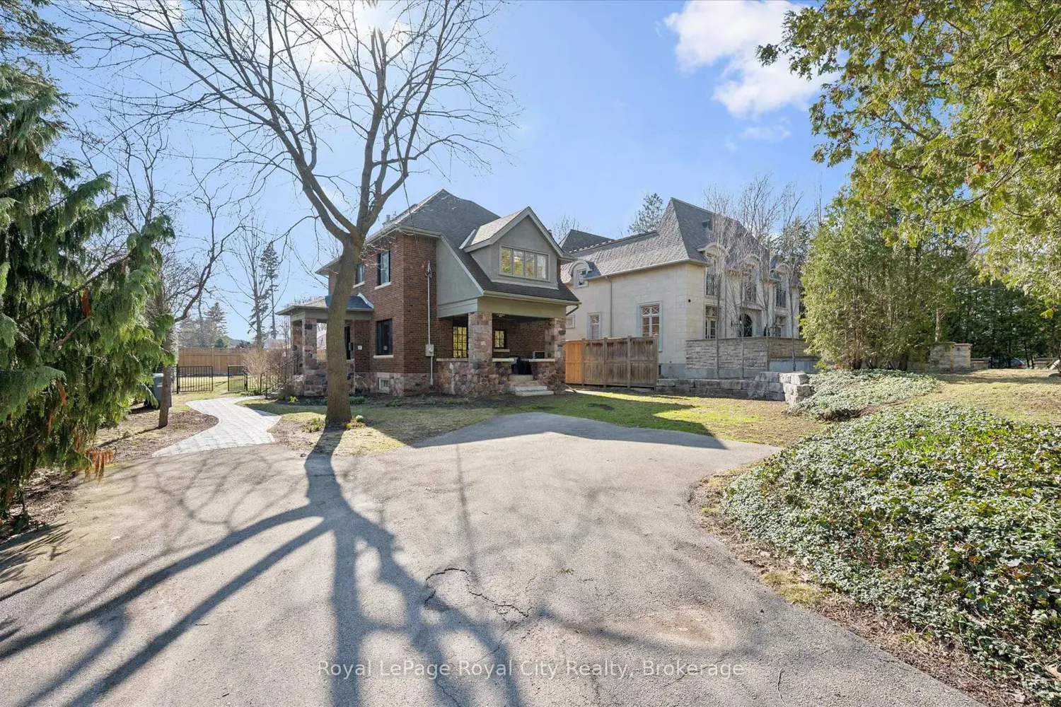 87 University Avenue photo 3