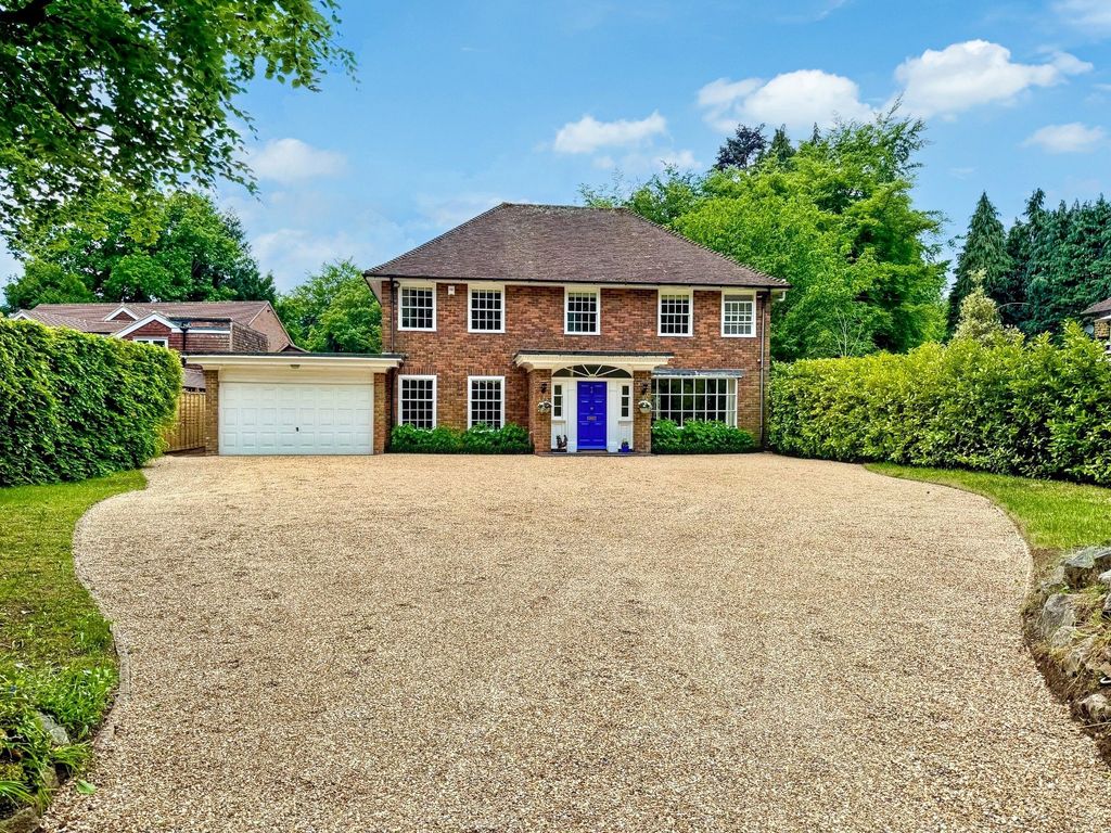 4 bed detached house for saleGodalming, Surrey GU7