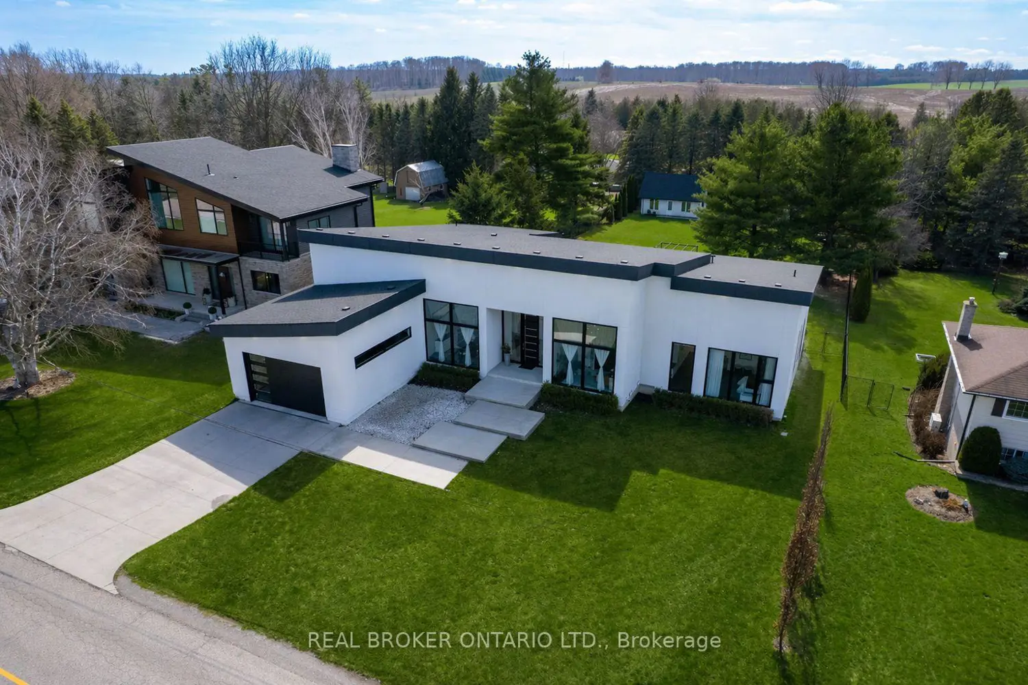 1448 Mannheim Road photo 2