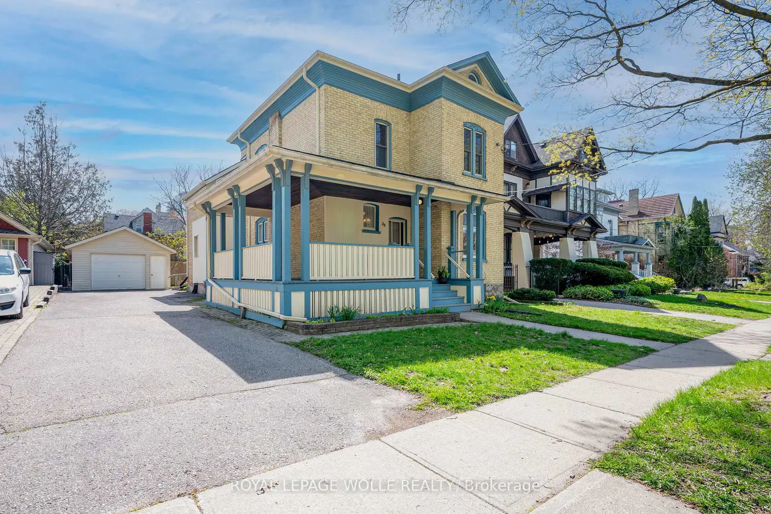 25 Ahrens Street photo 3