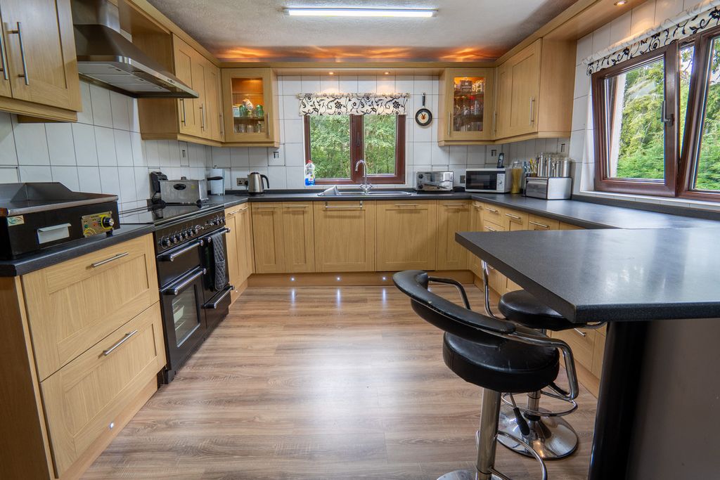 Additional image 8 of 5 bed detached bungalow for saleInverness, Drumnadrochit IV63