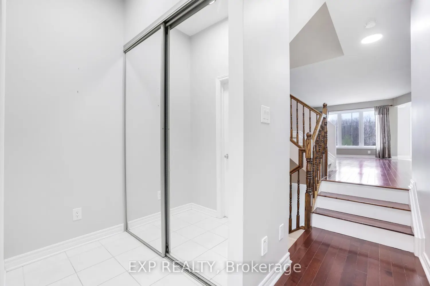 352 Forestbrook Street photo 2