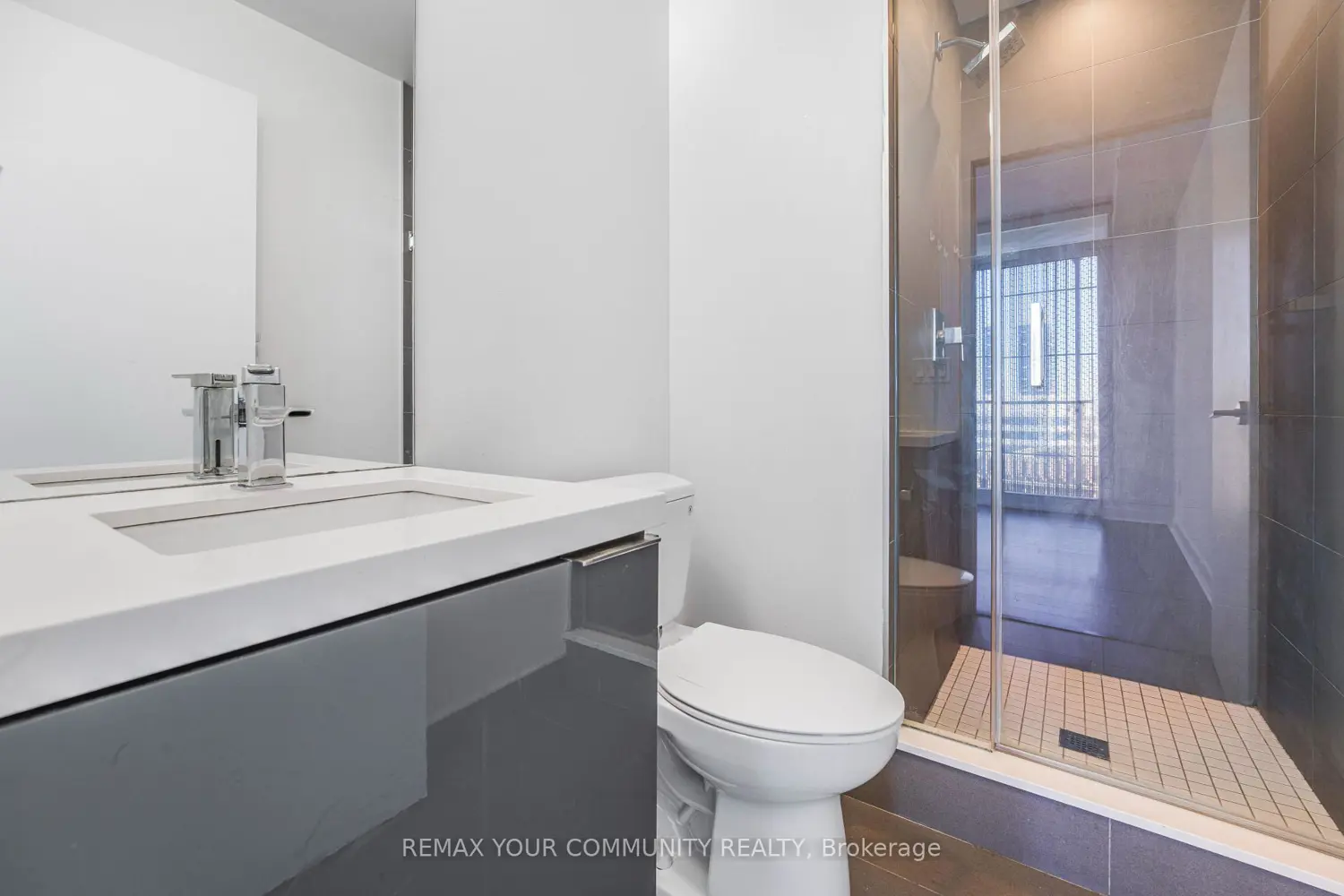 Additional image 8 of 8 Eglinton Avenue 1108