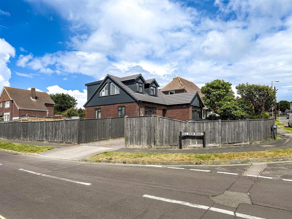 4 bed detached bungalow for saleDore Avenue, Portchester PO16
