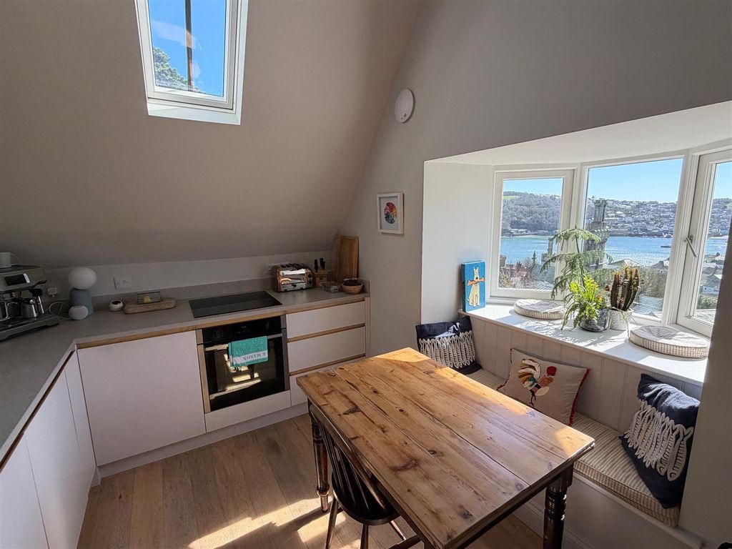 Additional image 5 of 2 bed flat for sale20 Place Road, Fowey PL23