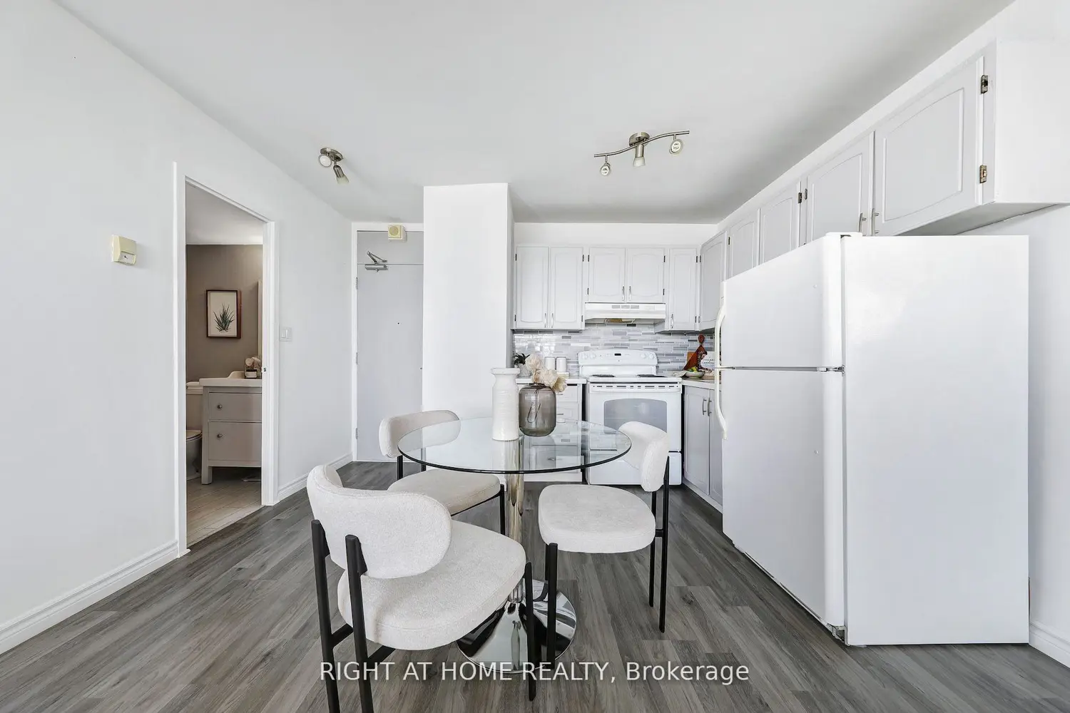 Additional image 8 of 40 Homewood Avenue 908