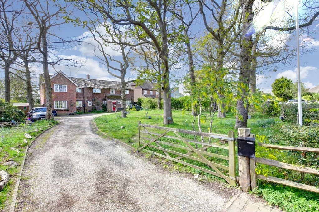 5 bed detached house for saleHawthylands Road, Hailsham BN27