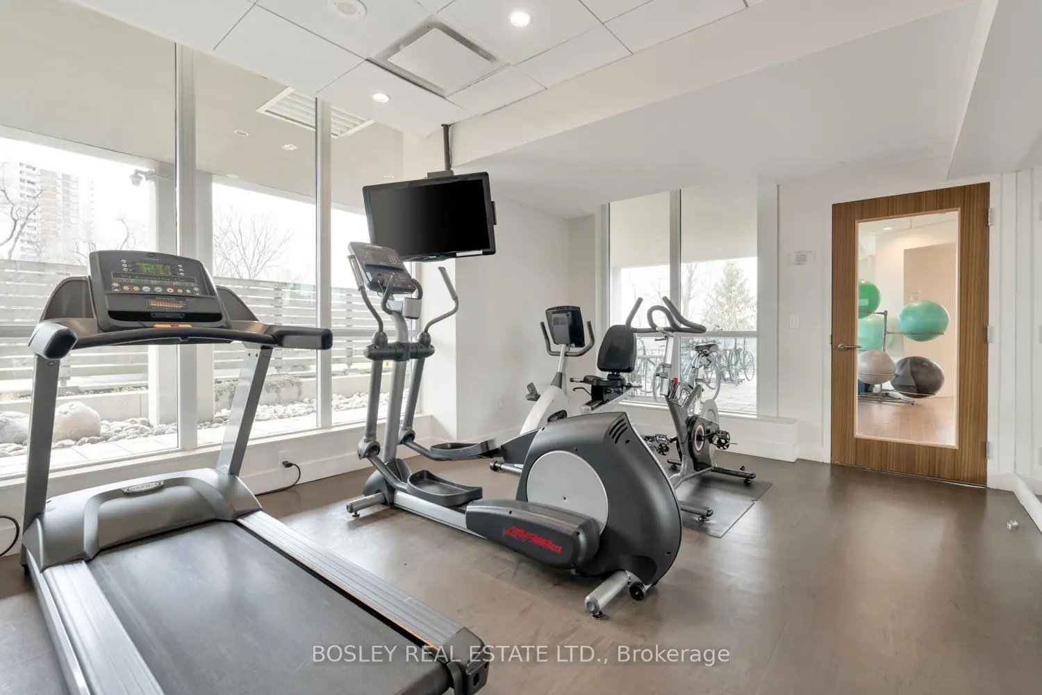 Additional image 16 of 1048 Broadview Avenue 1807