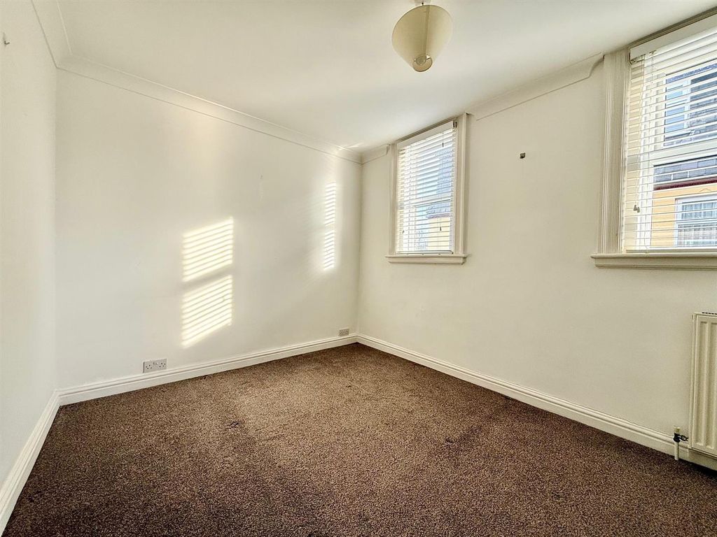 Additional image 12 of 2 bed flat for saleNorfolk Square, Great Yarmouth NR30