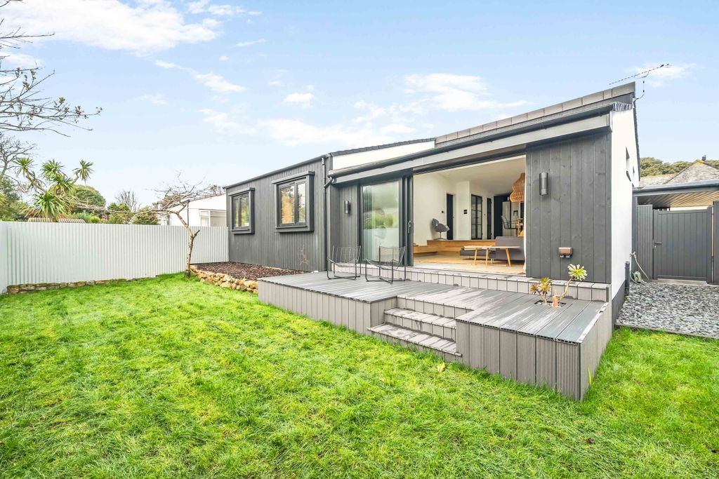 3 bed semi-detached bungalow for saleDe Pass Gardens, Falmouth TR11 photo 4