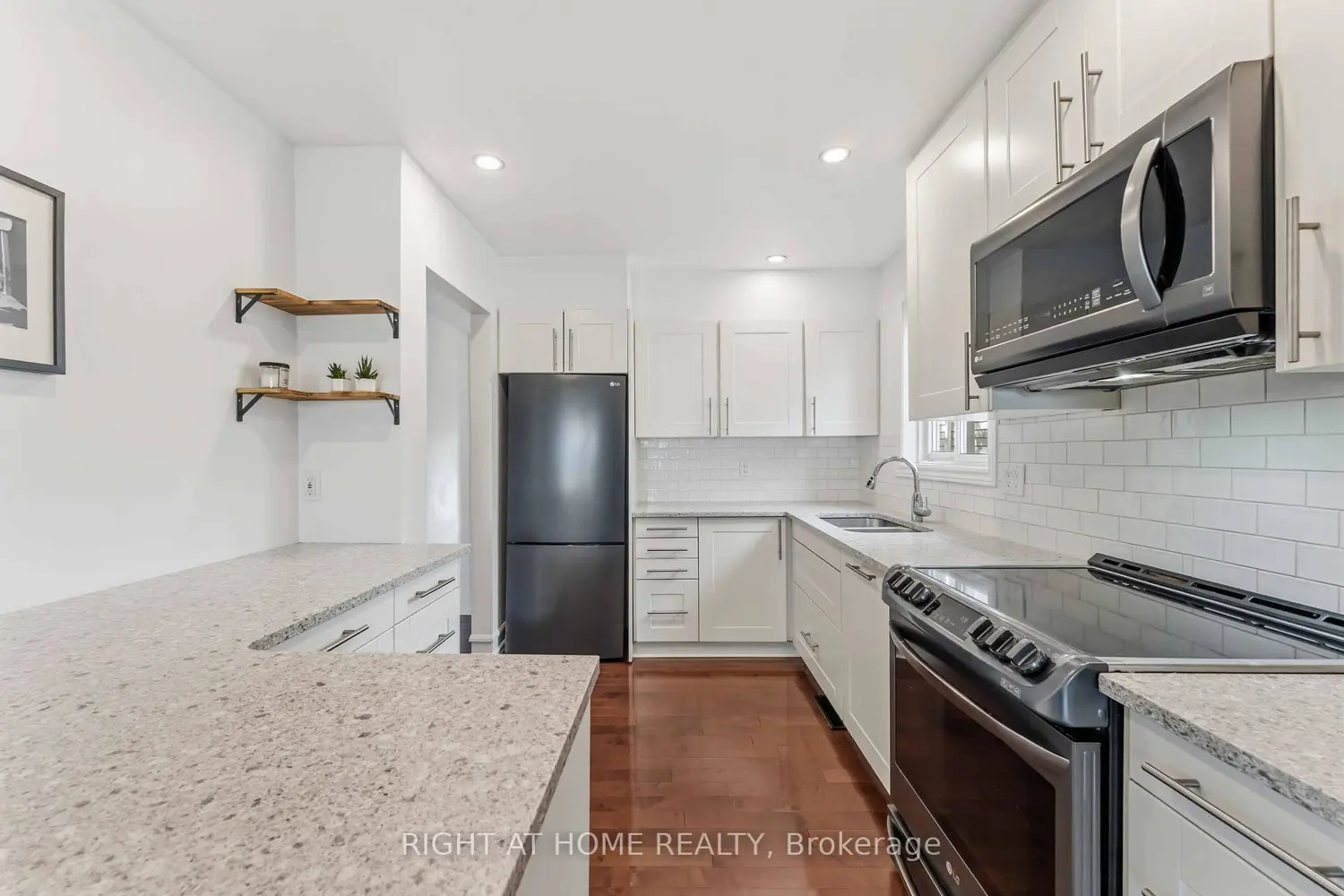 Additional image 10 of 981 Barwell Avenue