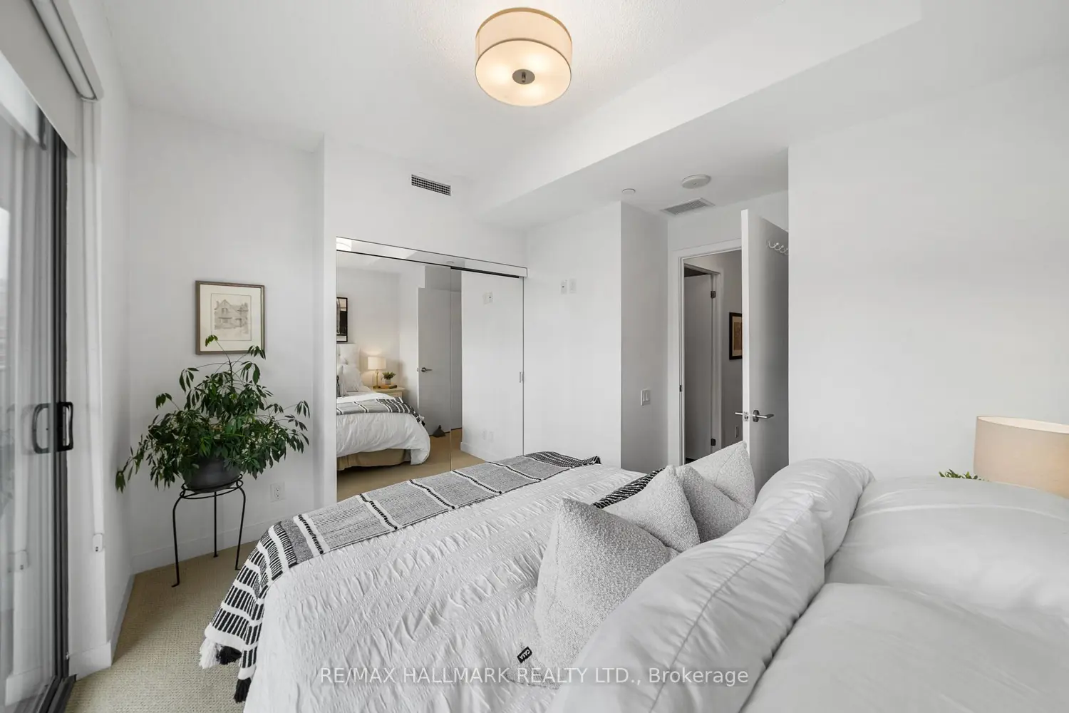 Additional image 13 of 1815 Yonge Street 1106