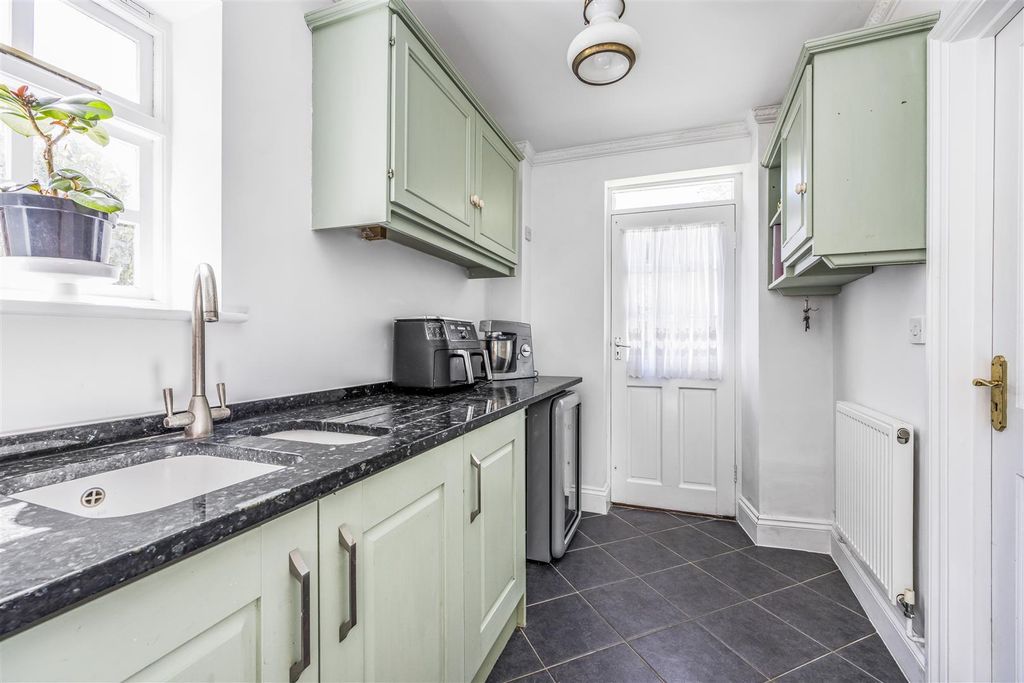 Additional image 31 of 5 bed property for saleCastle Street, Portchester PO16