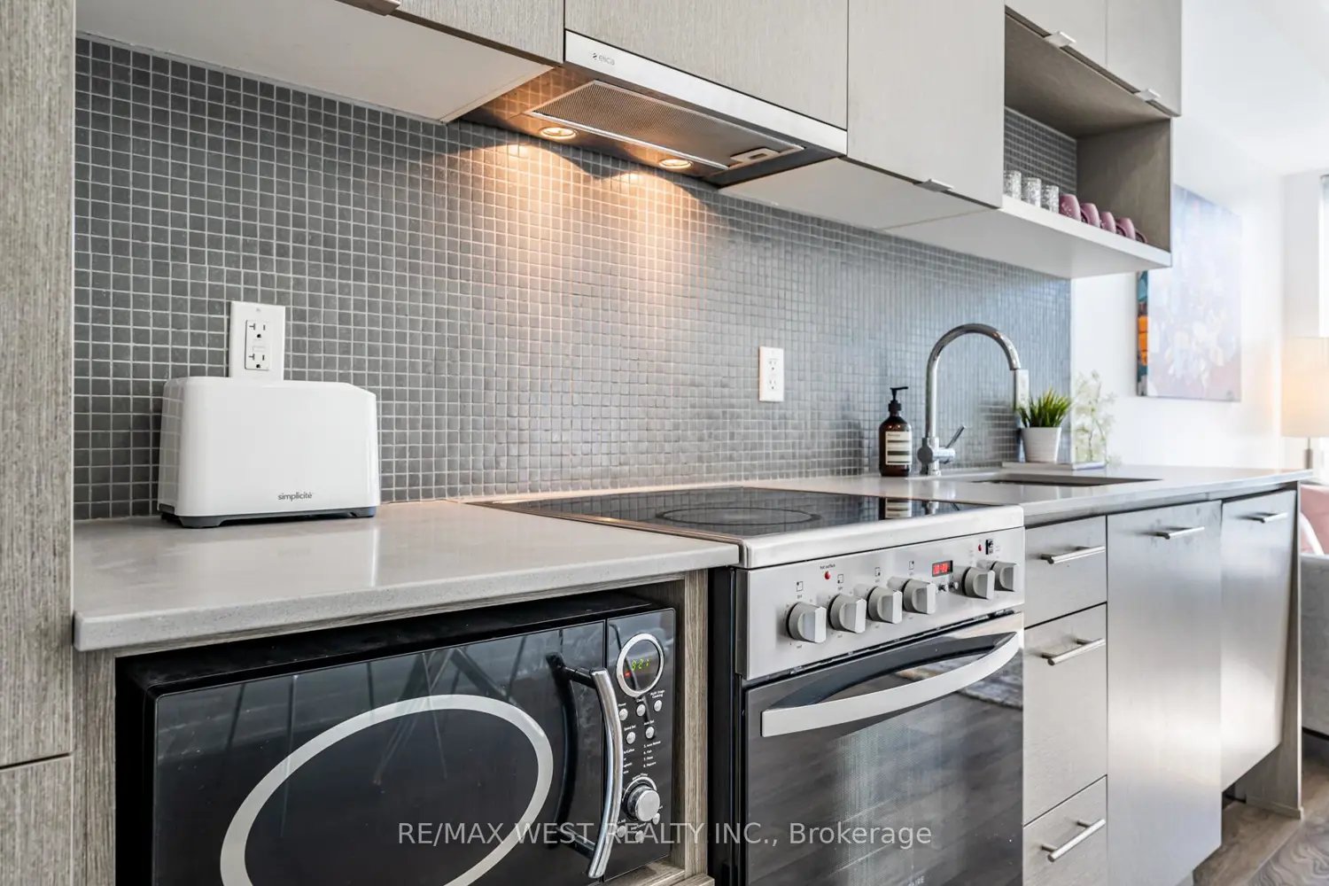 Additional image 13 of 435 Richmond Street 409