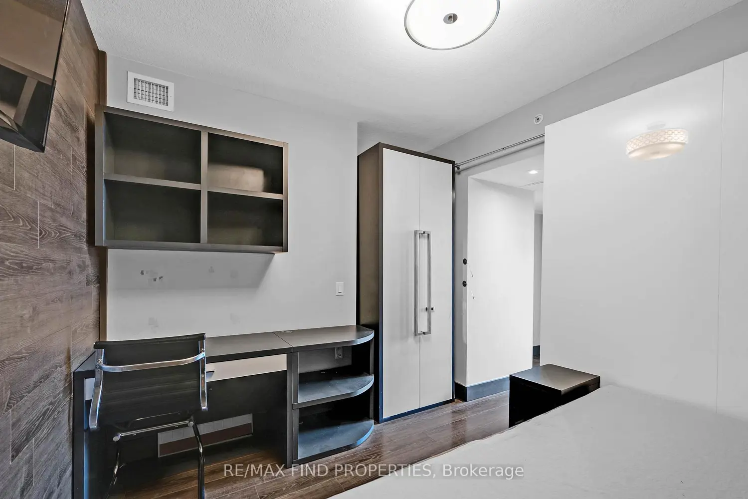 Additional image 10 of 330 Phillip Street 2709