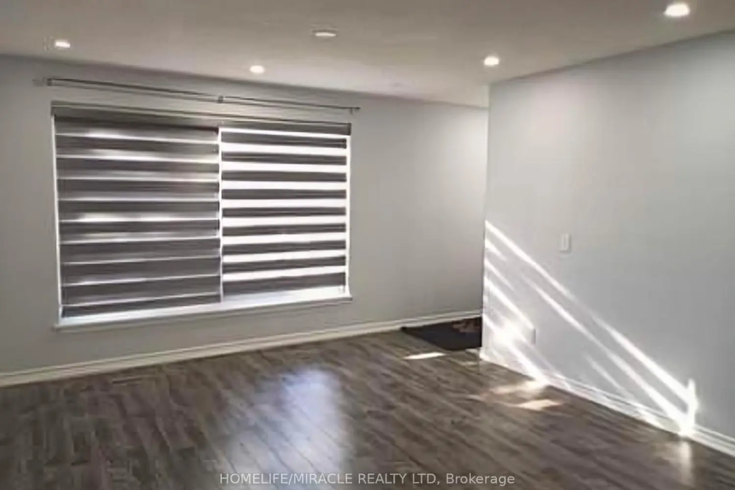 66 Fairglen Avenue photo 3
