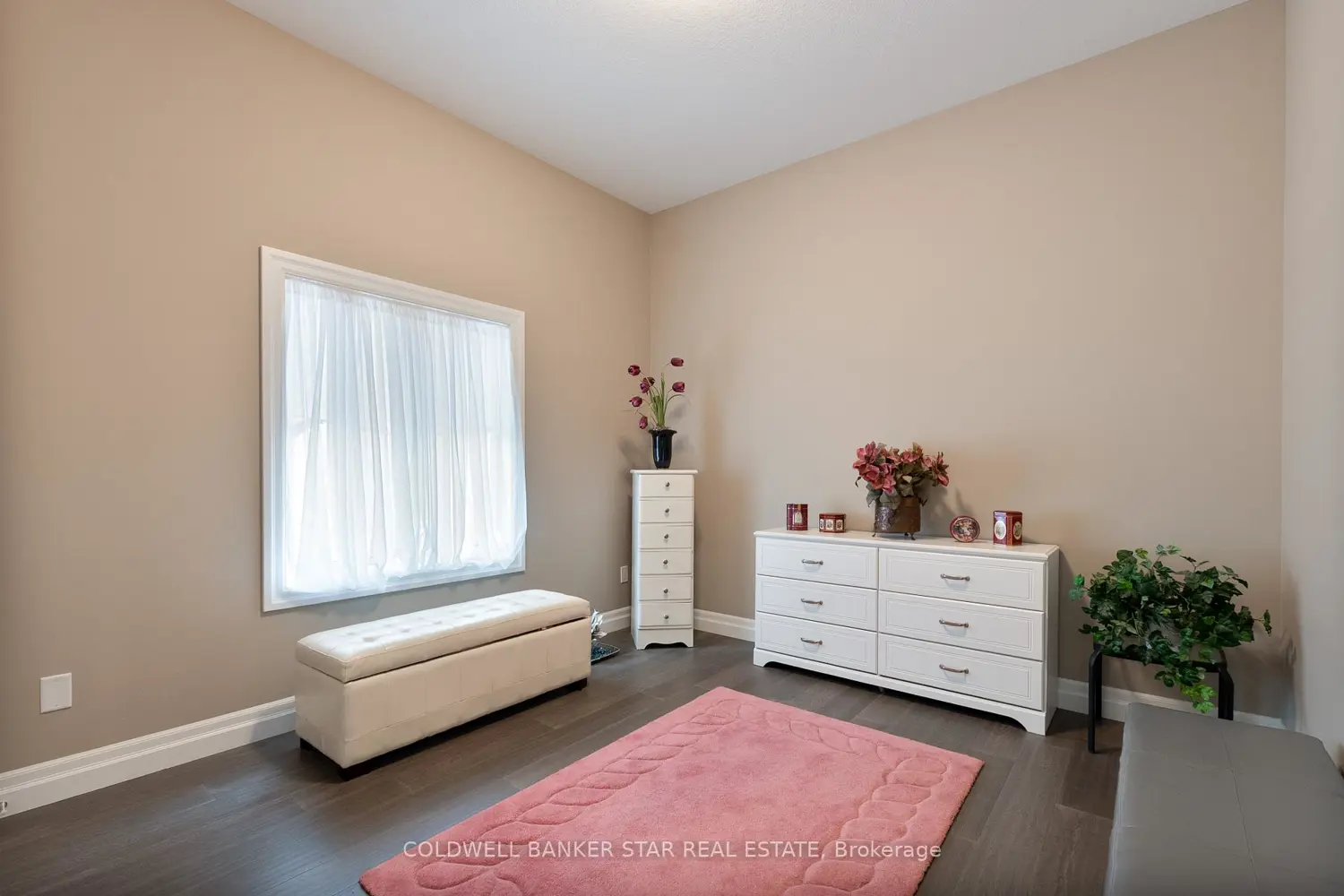 2426 Red Thorne Avenue photo 5
