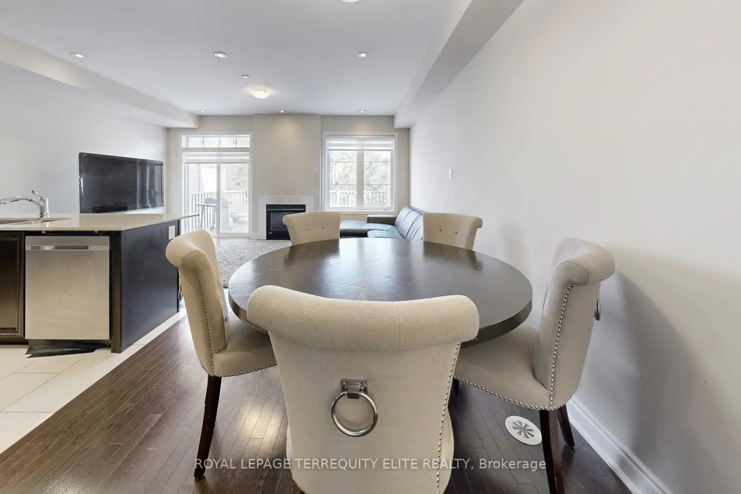 1331 Major Mackenzie Drive 121 photo 3