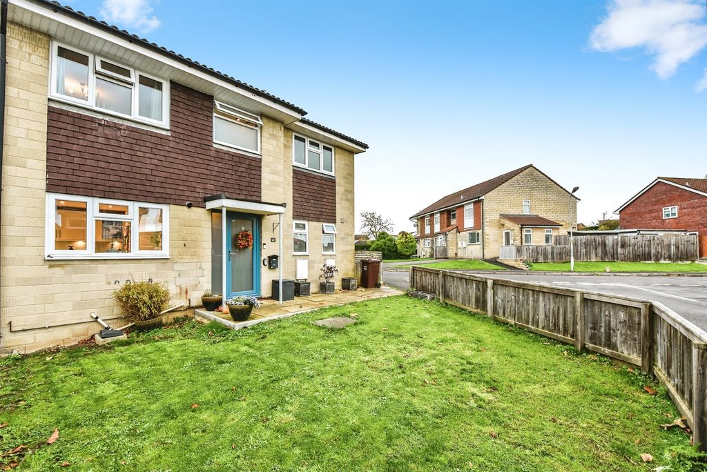 4 bed link detached house for saleLudlow Close, Frome BA11