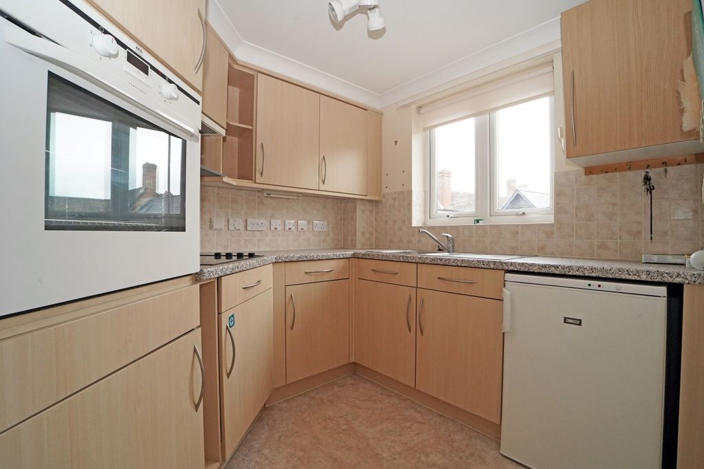 Additional image 5 of 1 bed flat for saleHammond Close, Highworth SN6