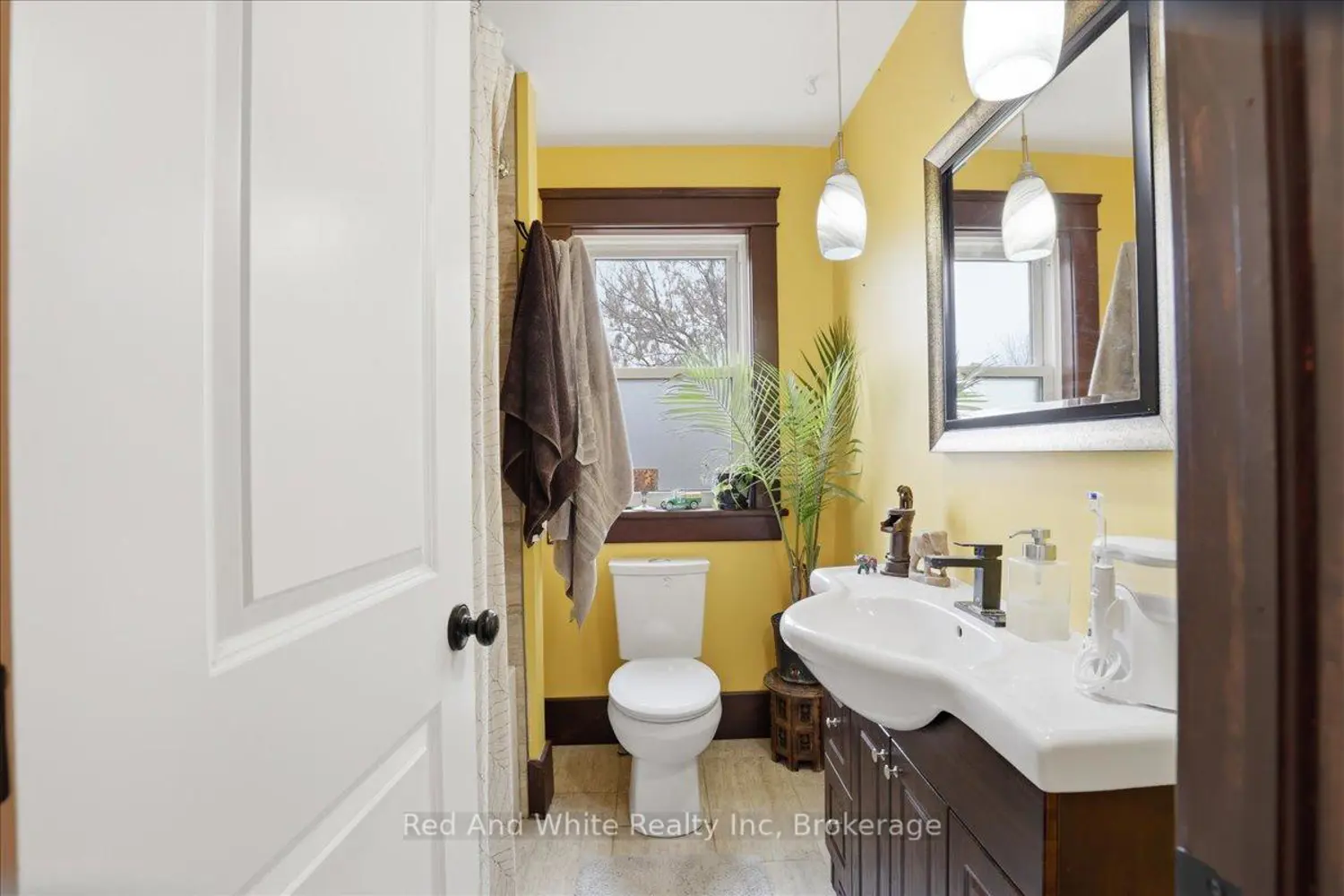 608 Ontario Street photo 5