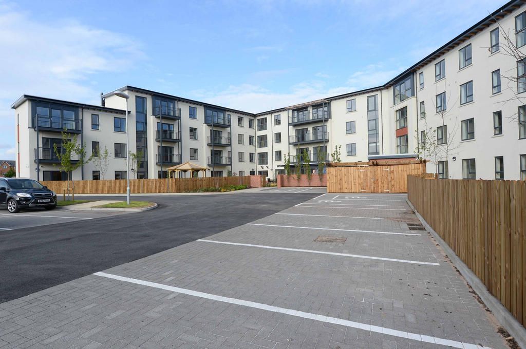 1 bed flat for saleCable Drive, Cheshire WA6 photo 5