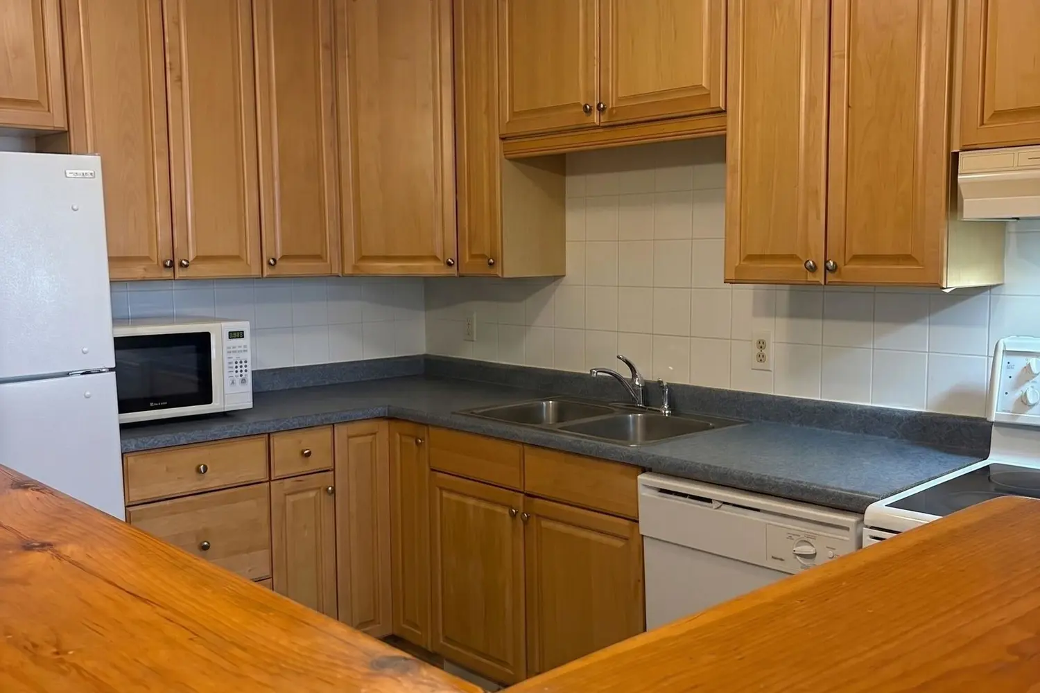 900 Dynes Road 1708 photo 4