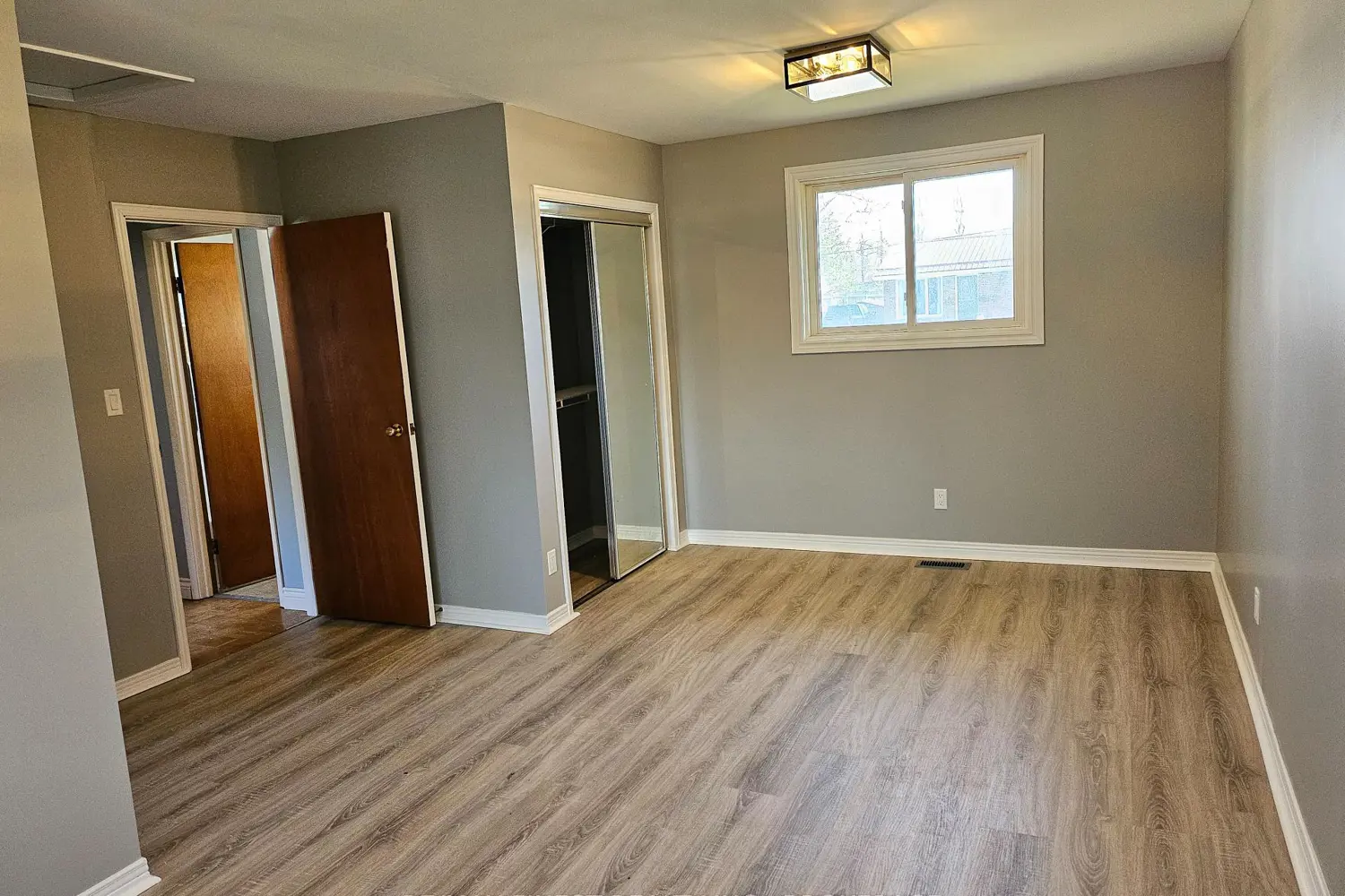 86 Chesterfield Drive photo 4