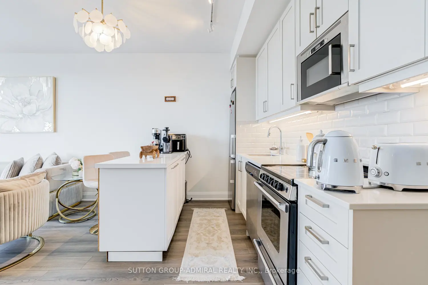 20 Gatineau Drive 1010 photo 5