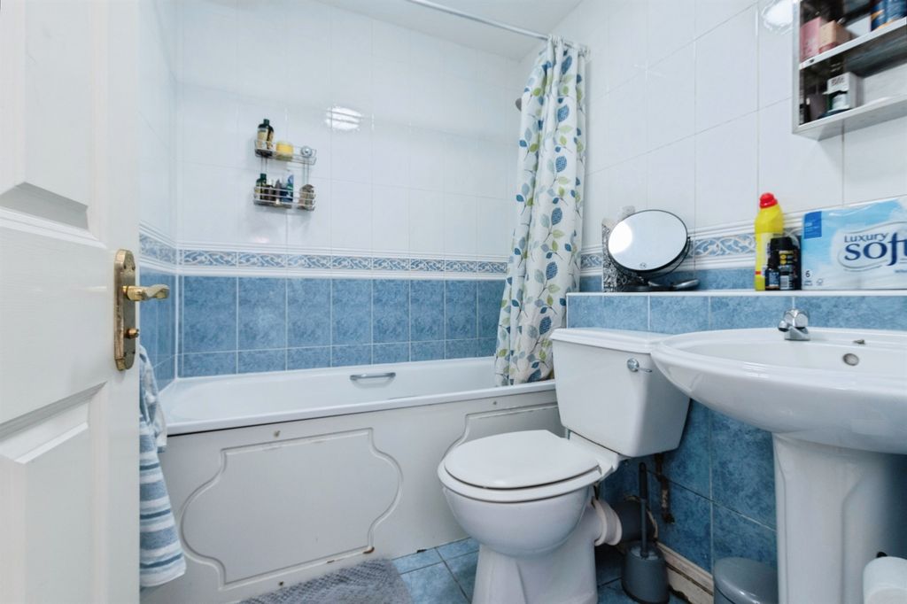 Additional image 12 of 2 bed flat for saleRiverside Place, Fordingbridge SP6