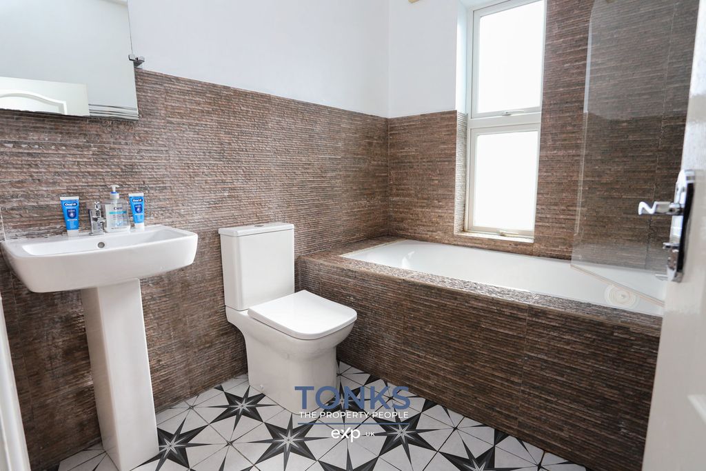 Additional image 17 of 4 bed detached house for saleBlackberry Lane, Halesowen B63