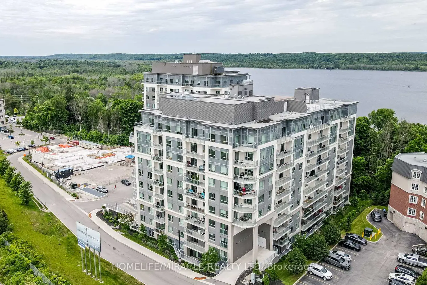 Additional image 12 of 58 Lakeside Terrace 501