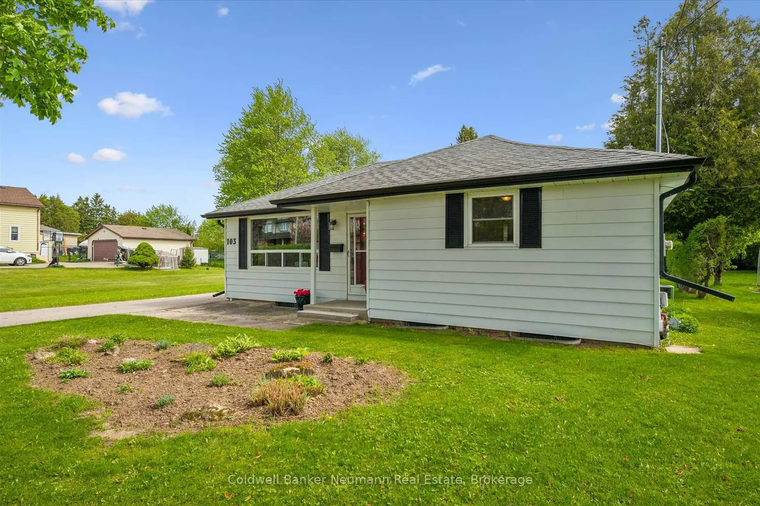 103 Cityview Drive photo 3