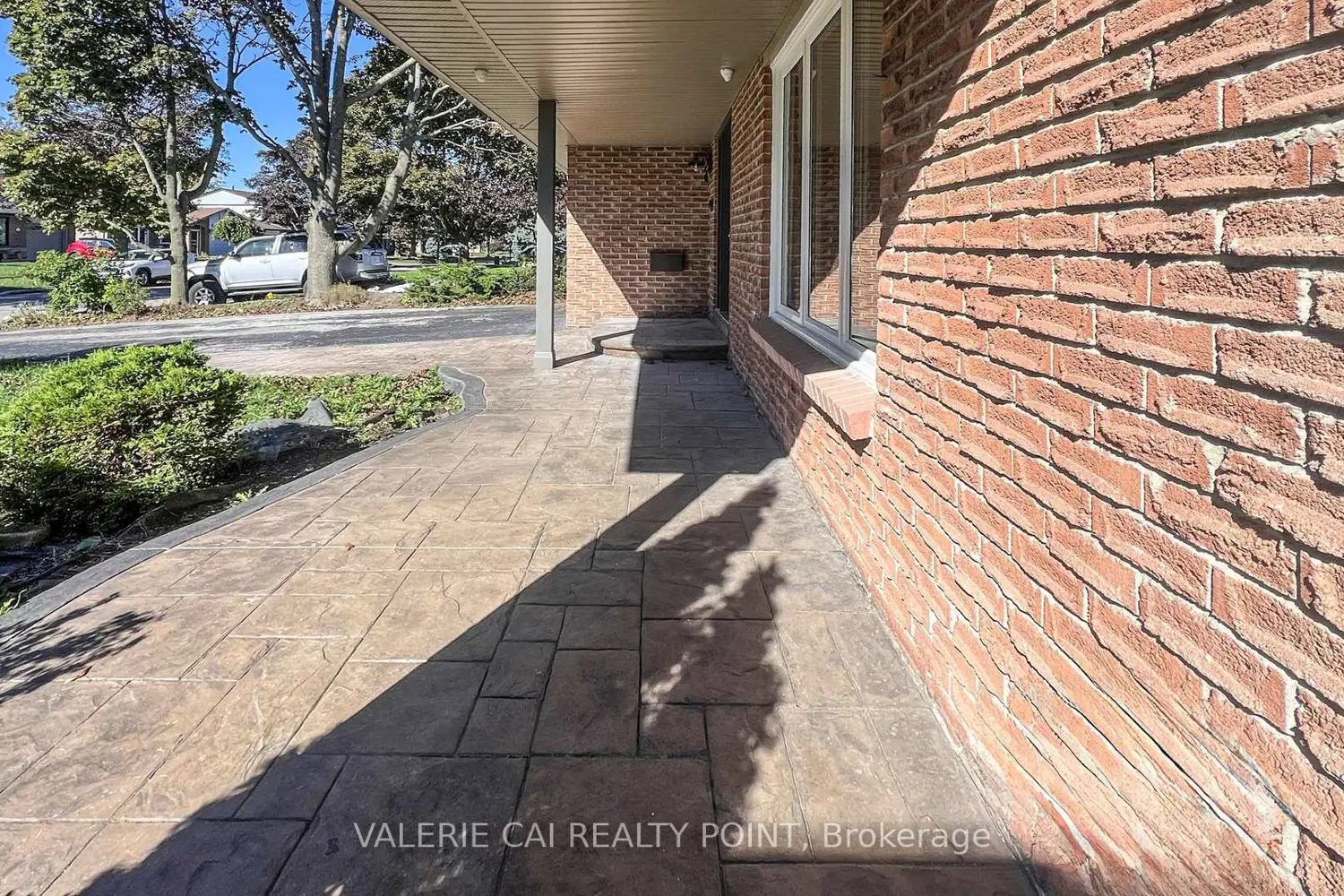 96 Bolland Crescent