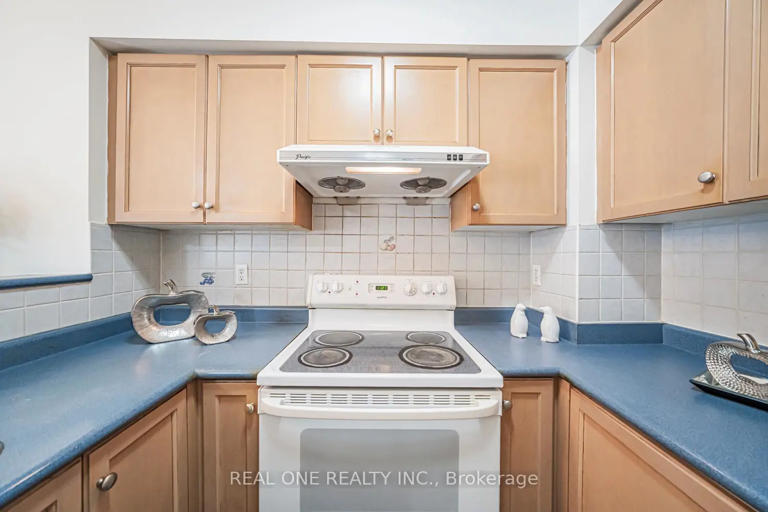 Additional image 4 of 12 St Moritz Way 17
