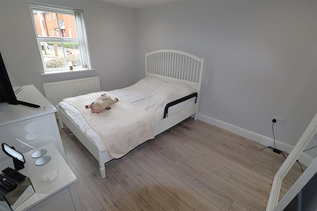 Additional image 11 of 2 bed flat for saleConqueror Drive, Gillingham ME7
