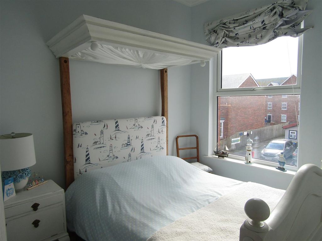2 bed flat for saleSouthdene, Filey YO14 photo 4