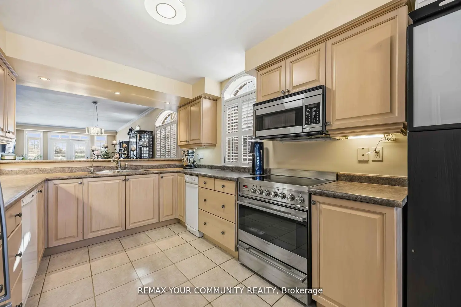 Additional image 11 of 520 Silken Laumann Drive 17