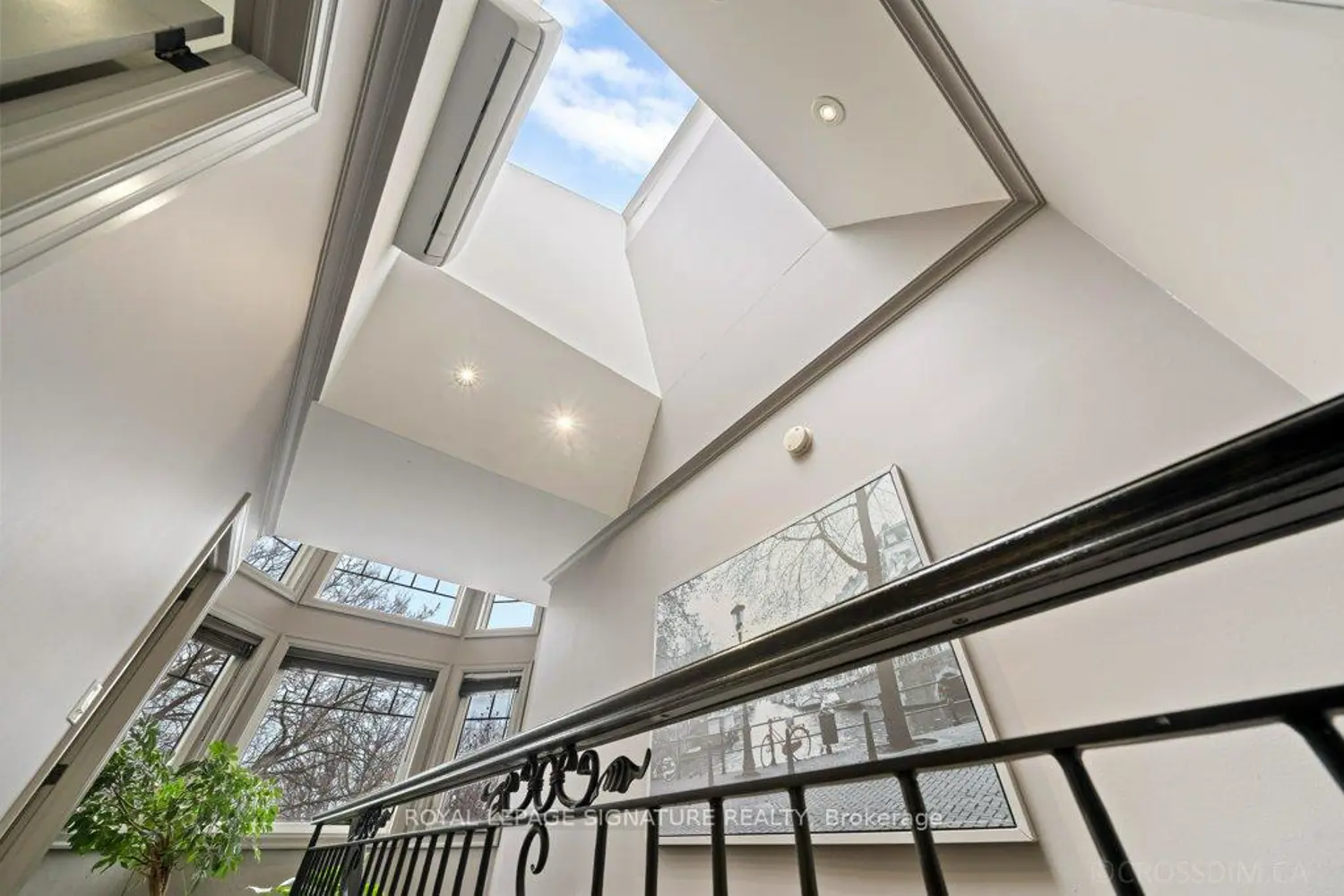 Additional image 18 of 12 Willowhurst Crescent
