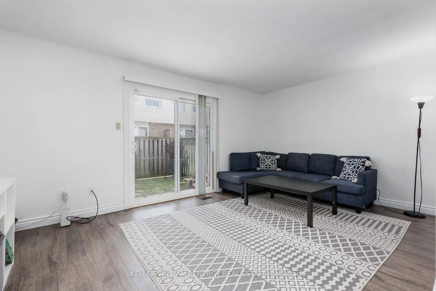 660 Grey Street B photo 3