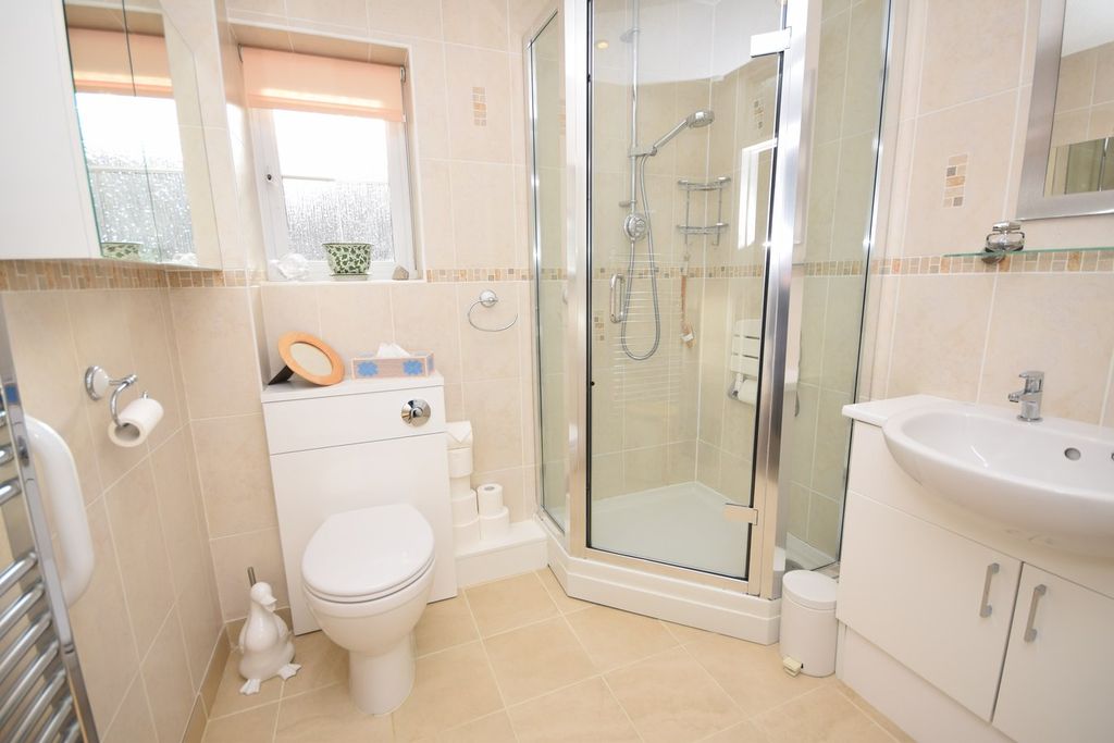 Additional image 11 of 2 bed bungalow for saleStratford Court, Avon Road, Farnham GU9