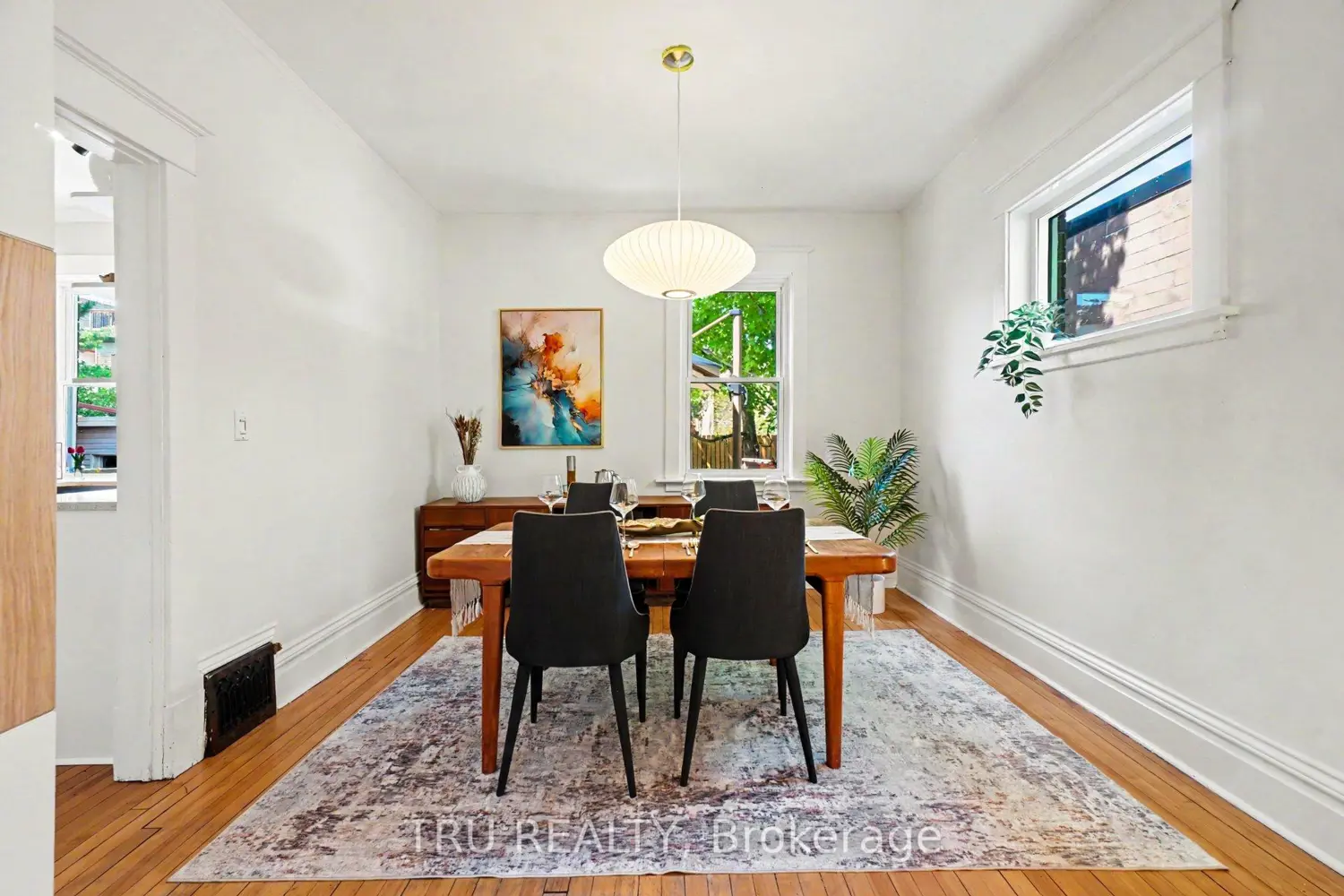 5 Grove Avenue photo 5