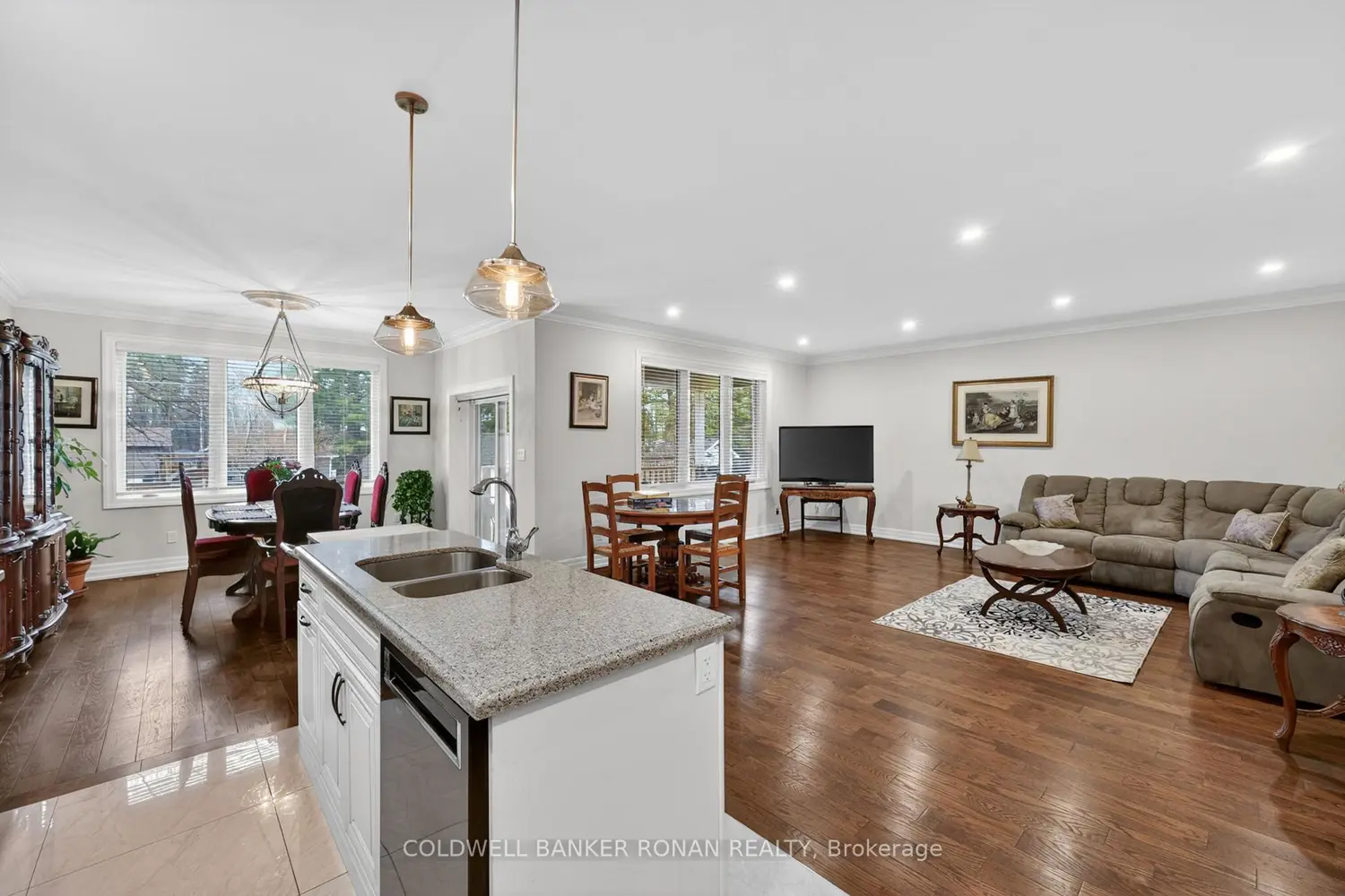 3019 Sandy Cove Drive photo 4