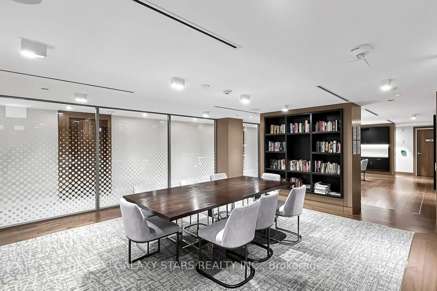 Additional image 19 of 15 Queens Quay 309