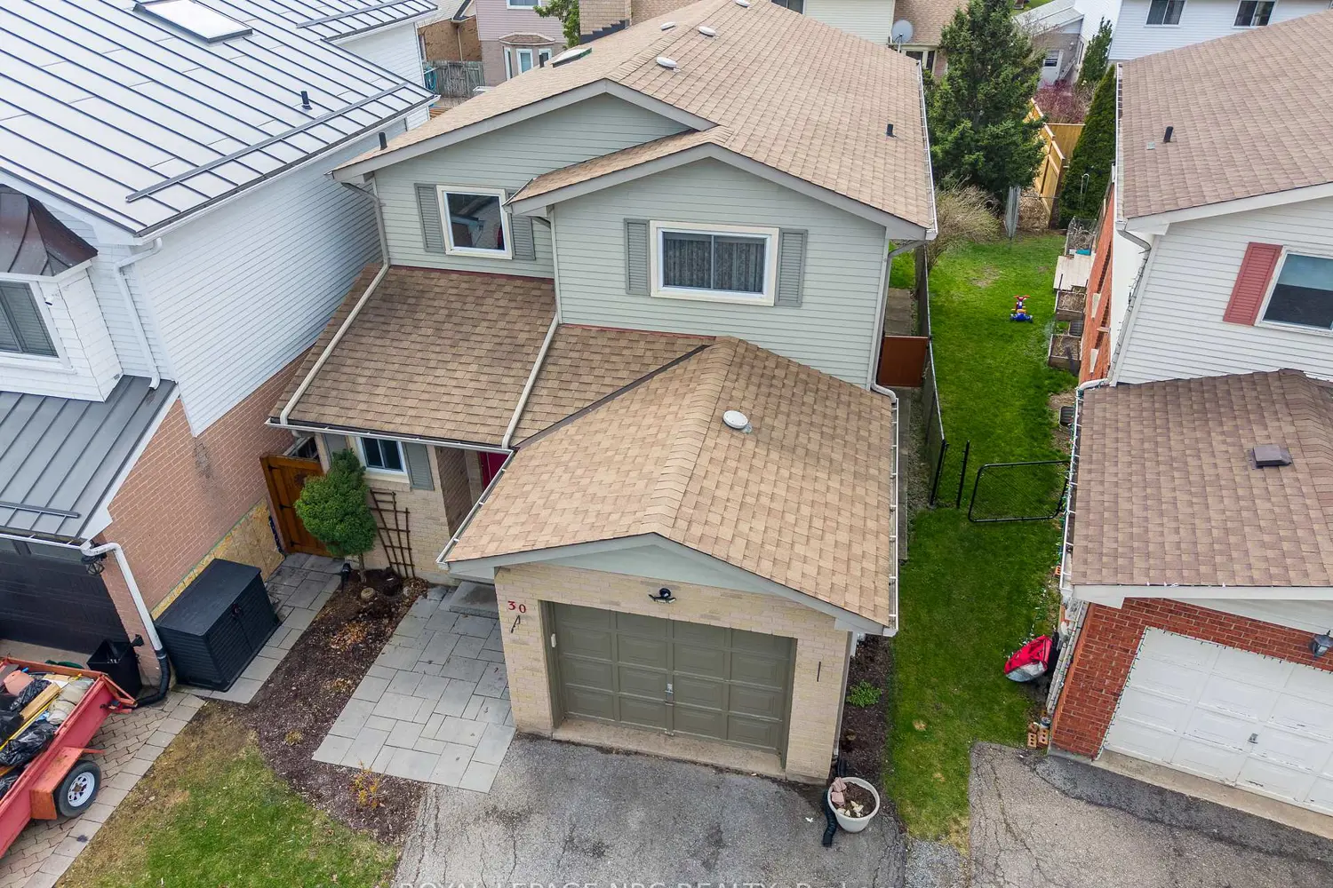 30 Baxter Crescent photo 2