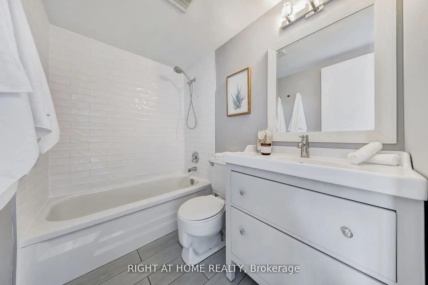 Additional image 11 of 40 Homewood Avenue 908